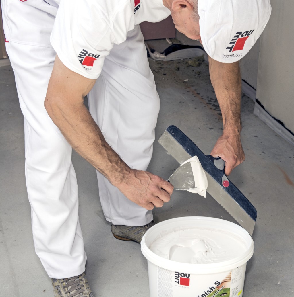 baumit nakladanie gladzi z wiadra m